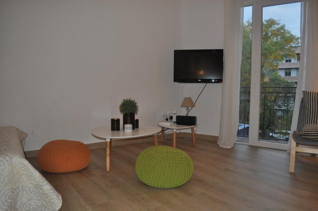 Ronda De Segovia Apartment Madrid Exterior photo