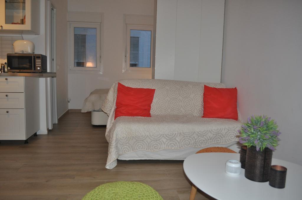 Ronda De Segovia Apartment Madrid Exterior photo