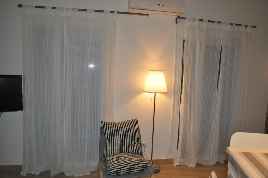 Ronda De Segovia Apartment Madrid Exterior photo