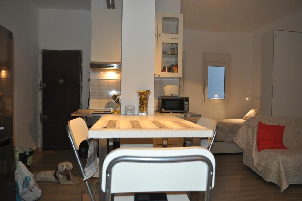 Ronda De Segovia Apartment Madrid Exterior photo